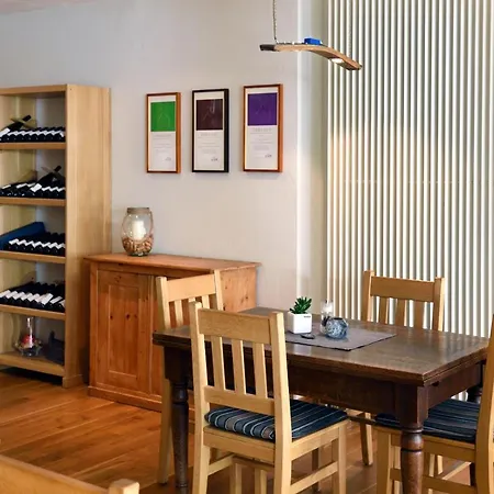 Отель Weingut Weich Riol