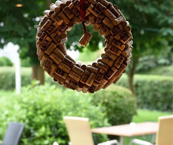 מלון Weingut Weich *